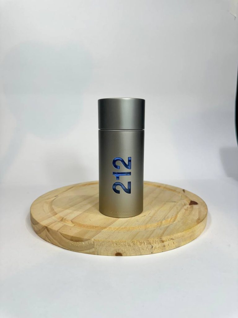 perfume 212 men carolina herrera 200ml masculino perfume 212 men carolina herrera 200ml masculino